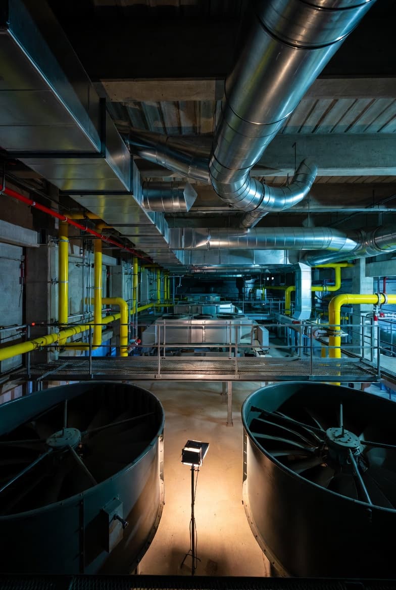Commercial diligence for a mid-market HVAC distribution acquisition.